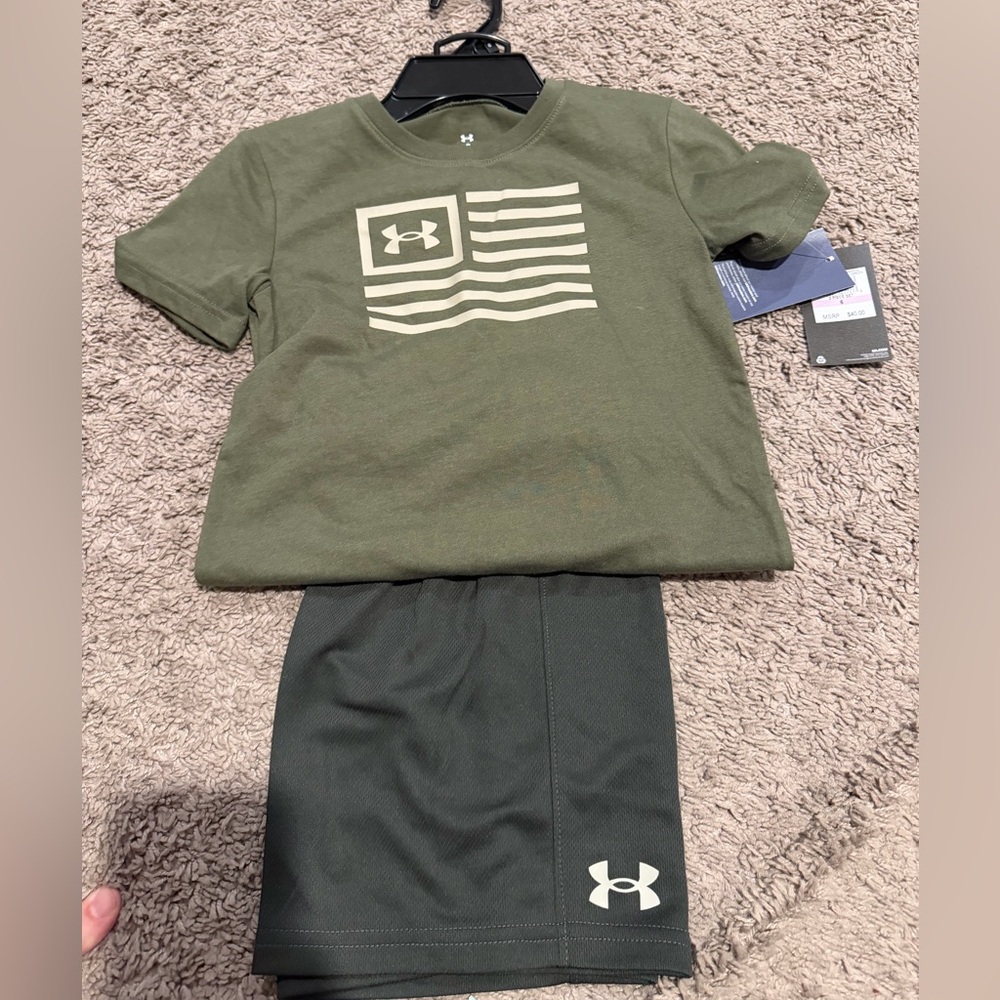 Under Armour Dark Green Apparel Set